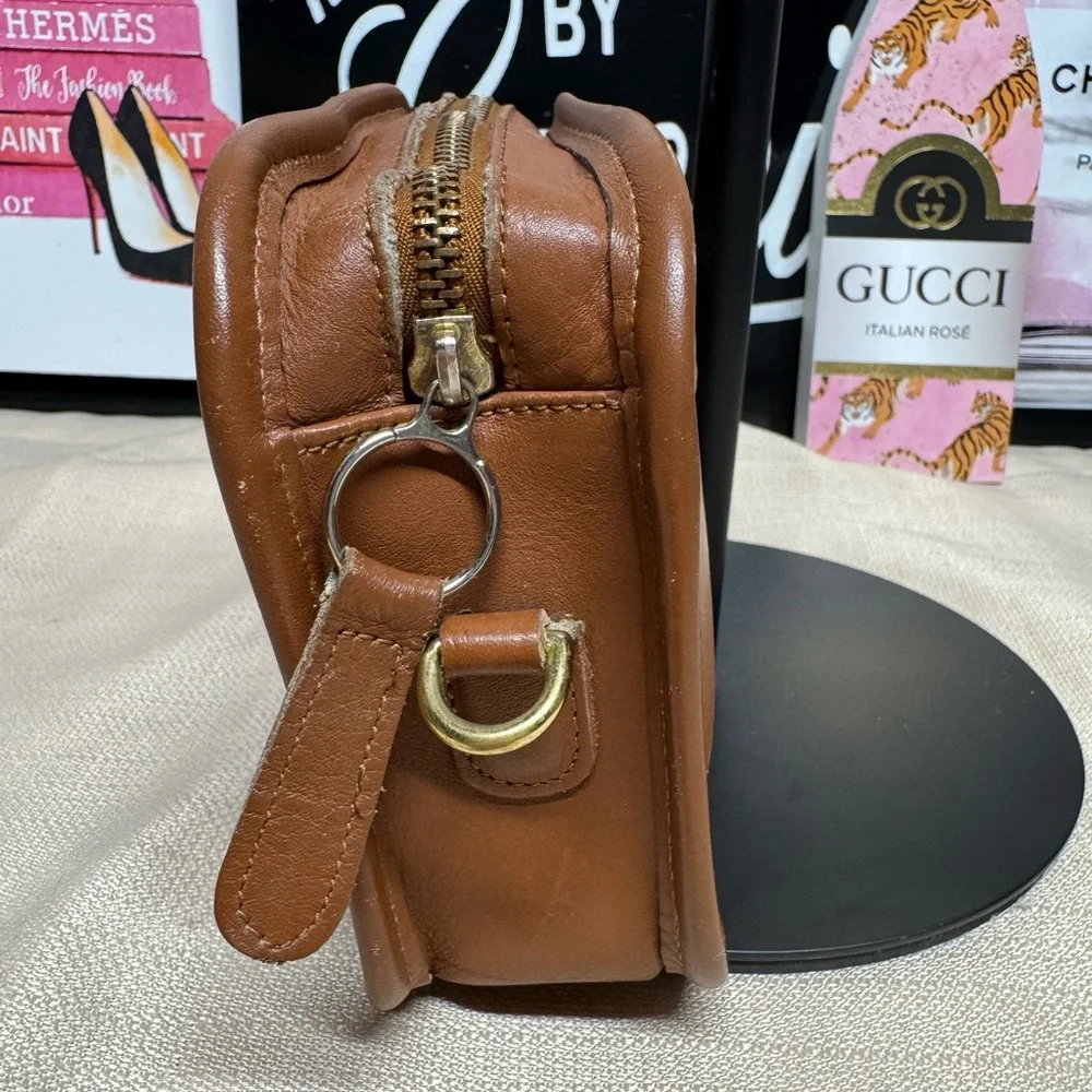 GUC Coach Brown Leather Cosmetic Bag with Crossbody Chain - Picture 5 of 13